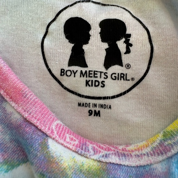 Boy Meets Girl Rainbow Tie Dye Care Bear Onesie Size: 9 months| Summer, Hippie - Picture 11 of 12